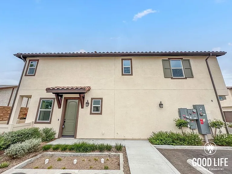7006 Solara Way — Photo 36
