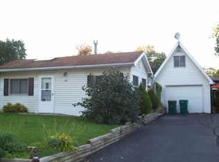 130 Oakwood Ave, Lake Villa, IL 60046