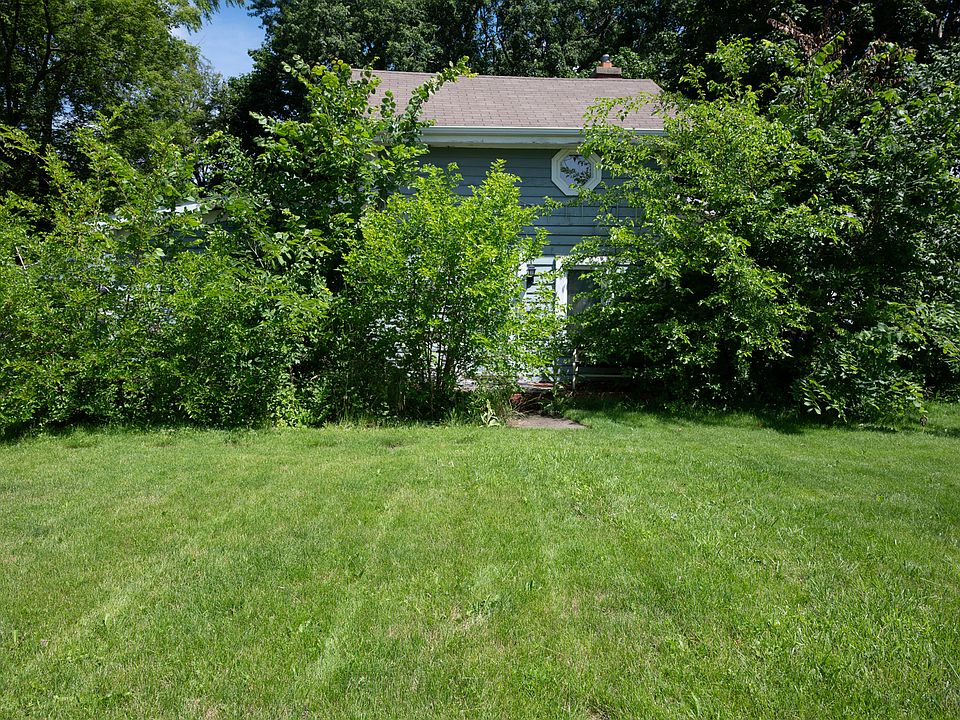 1st image of 210 E Miller Ave