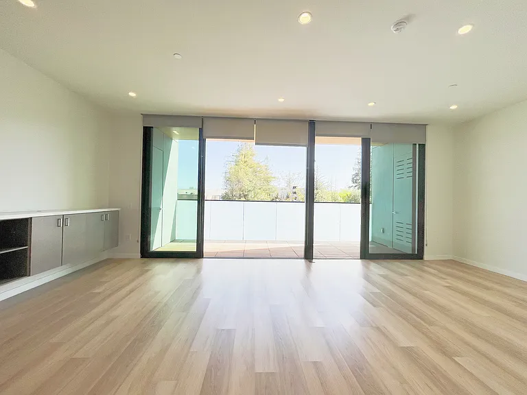 2515 El Camino Real #7 — Photo 15