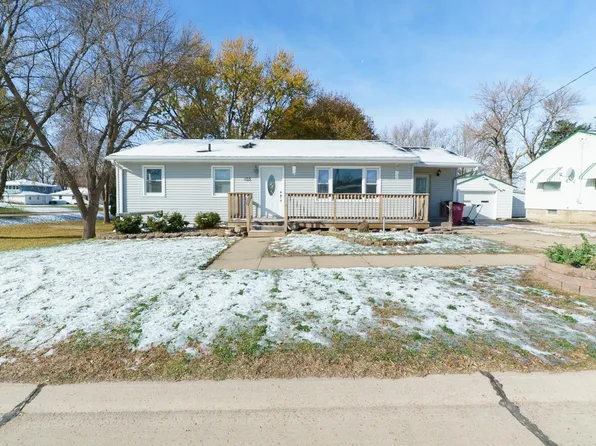 105 Elm St, Lawton, IA 51030