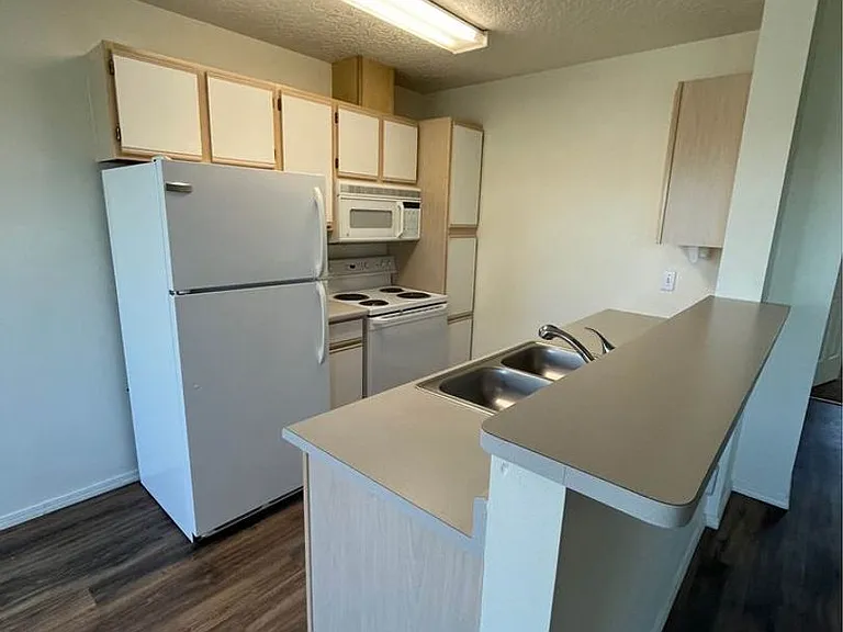 203 - Brookside Apartments — Photo 10