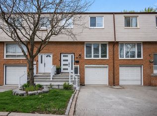 3525 Brandon Gate Dr #59, Mississauga, ON L4T 3M3