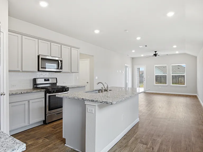 103 Hamilton Pool Ln — Photo 4