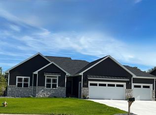 1885 Forest Glen Rd, Neenah, WI 54956