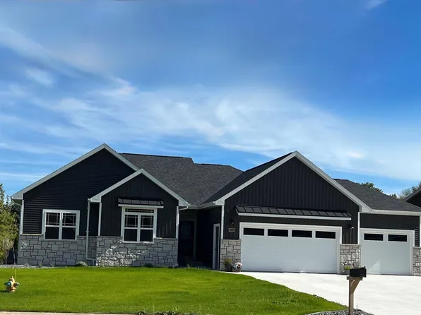 1885 Forest Glen Rd, Neenah, WI 54956
