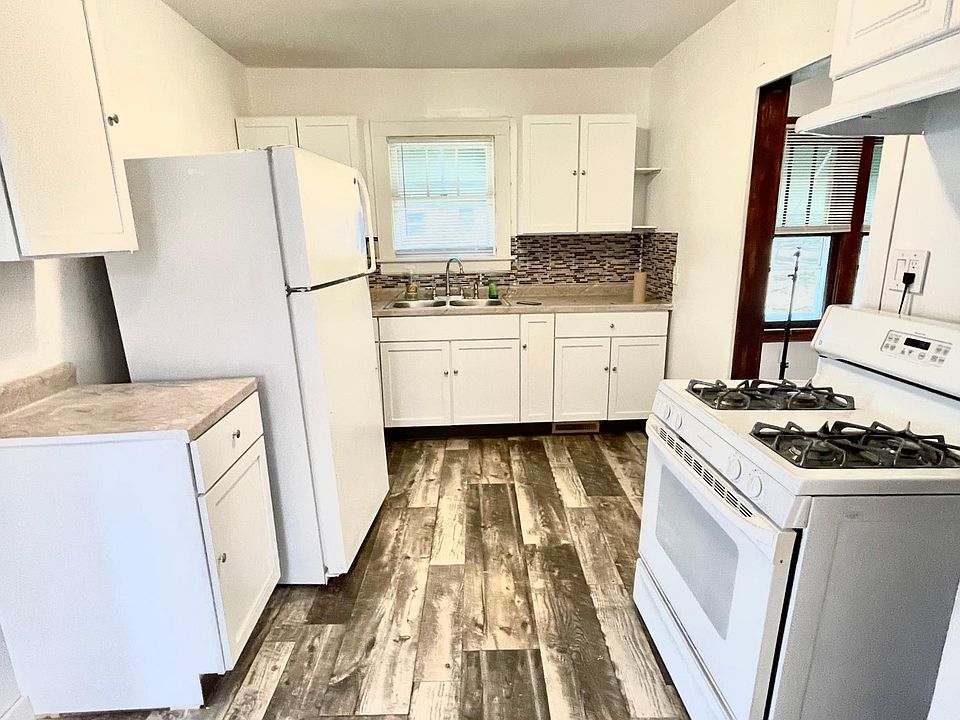 1st image of 2411 Deindorfer St