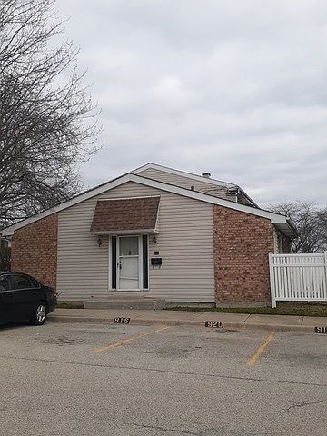 2nd image of 914 White Oak Ln
