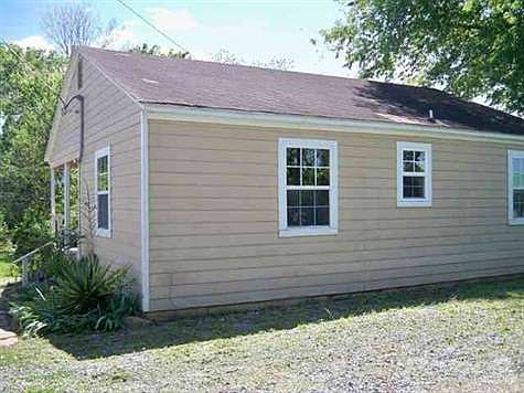3rd image of 661 Cypress St