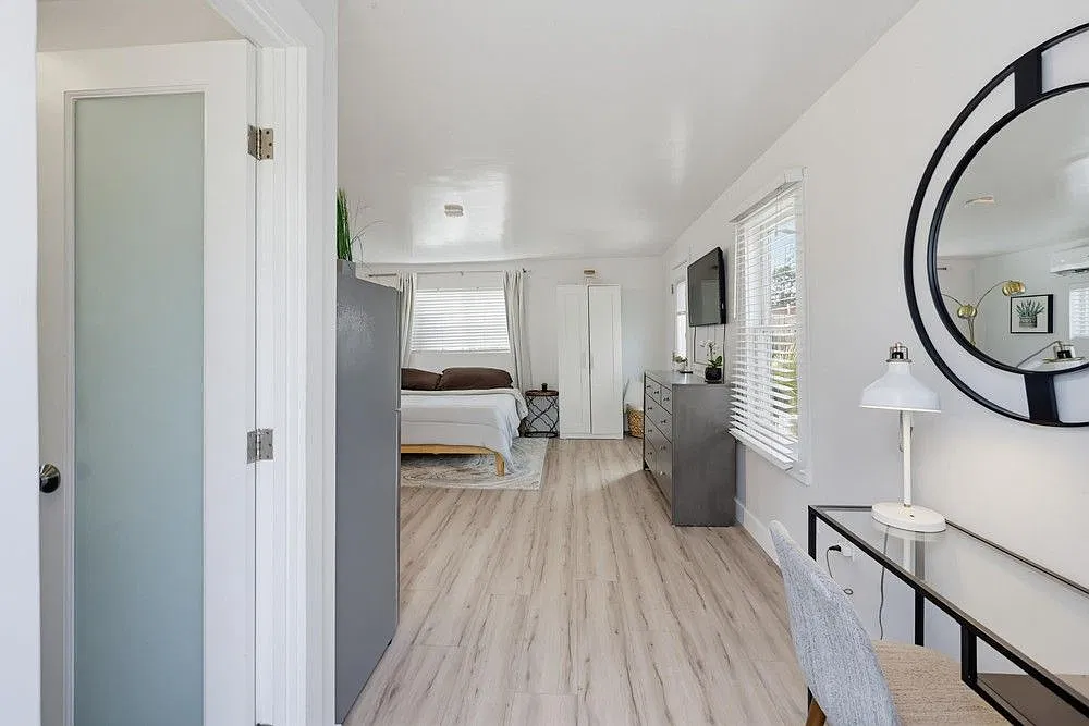 Studio, 1.0 bath, 410 sqft, $2,000 — Photo 4