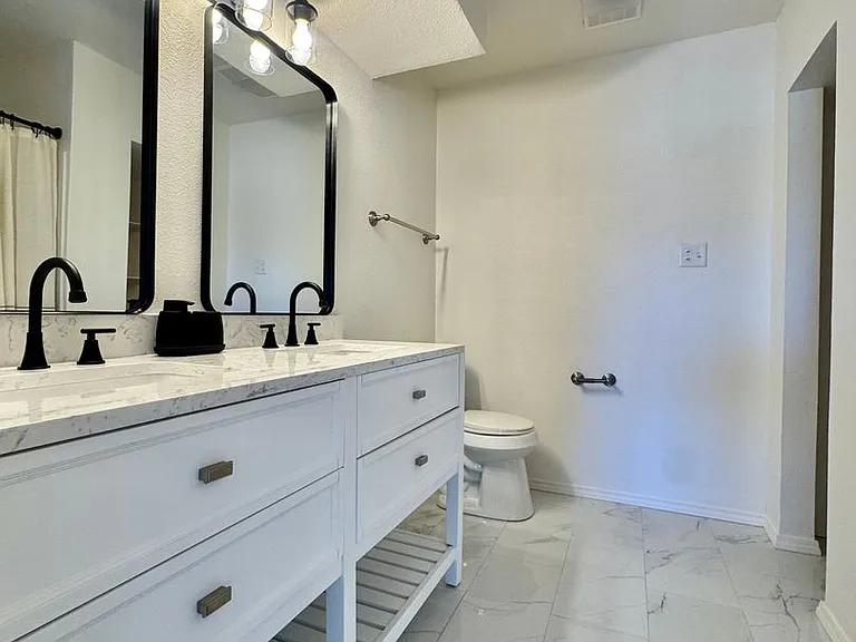 2408 Lindenwood Dr — Photo 26