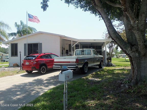 2nd image of 301 Egret Cir