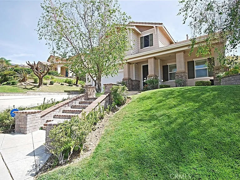 28406 Falcon Crest Dr — Photo 2
