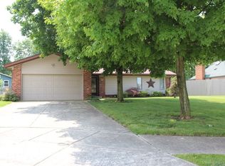 2017 W Maplewood Dr, Marion, IN 46952