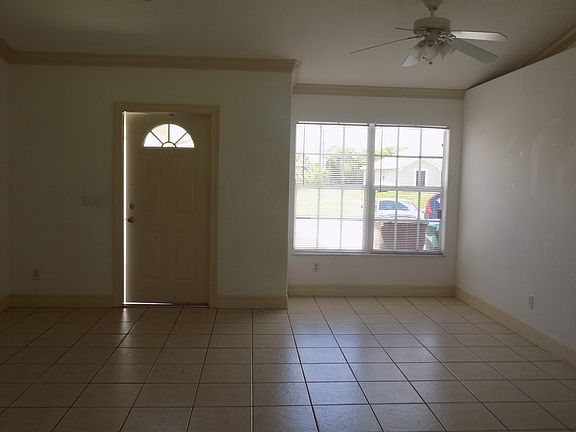 3rd image of 2105 NE 23rd Pl