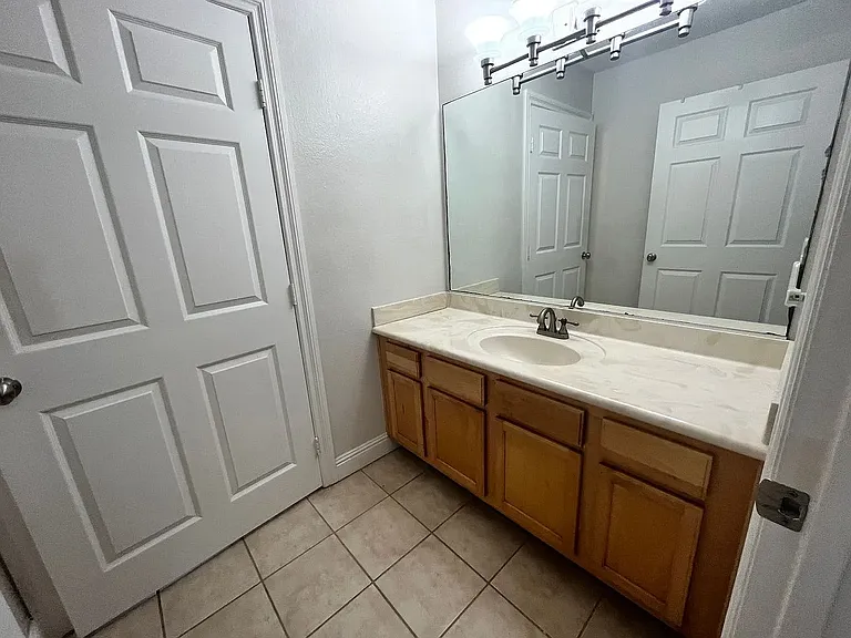 695 Sea Vale St — Photo 10