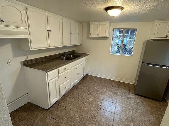 5th image of 2120 1/2 E Lucien St #1/2