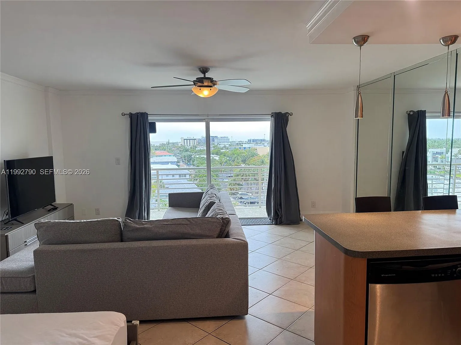 Lauderdale Tower Condo — Photo 3