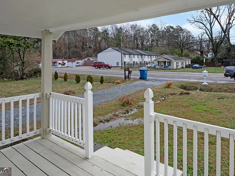 1214 Cave Spring Rd SW — Photo 5