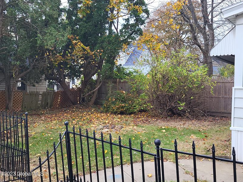 2nd image of 11 Berncliff Avenue
