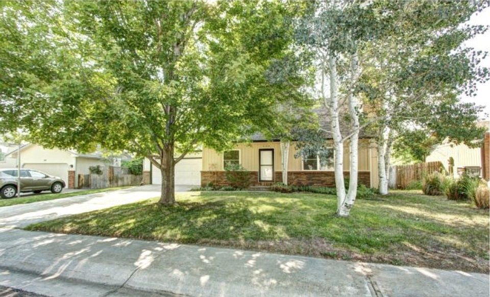 1st image of 126 43rd Avenue Ct