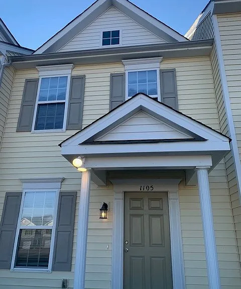 911 Plexor Ln — Photo 1