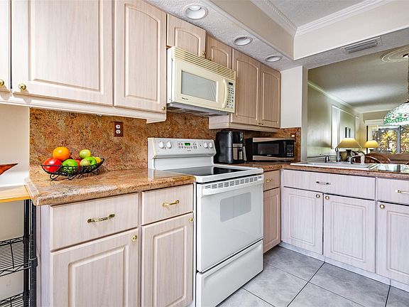 3rd image of 1977 SW 15th Street #113