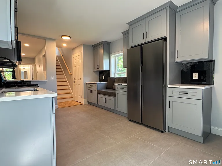251 W Main St — Photo 7