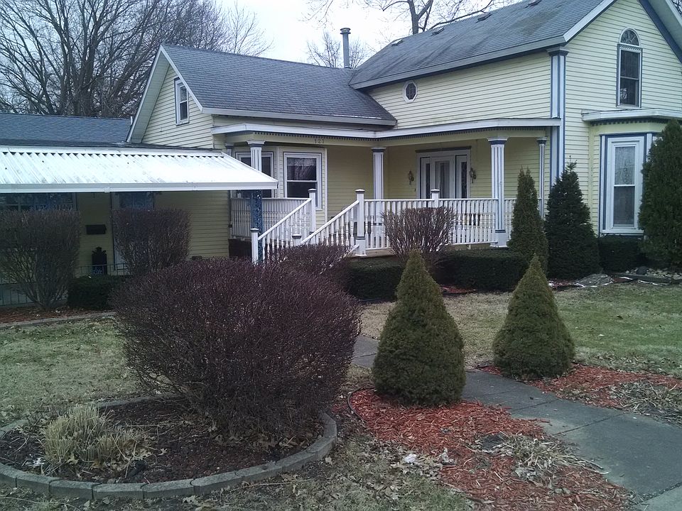 front w/deck & covered porch