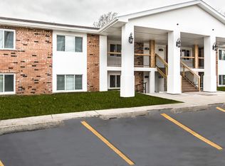 6972 E Illinois St UNIT 1-2, Saint Anne, IL 60964