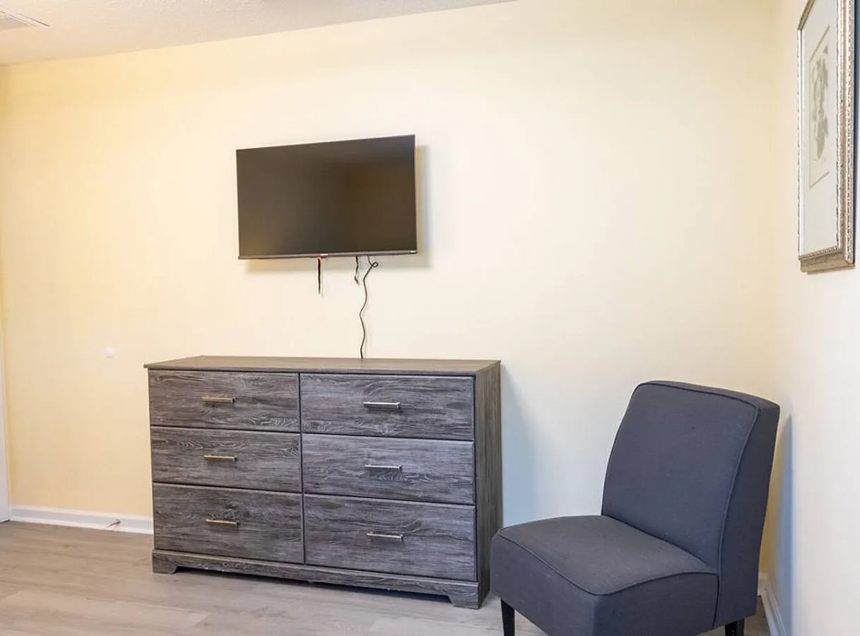 4 bed, 1535 sqft, $5,299 — Photo 4