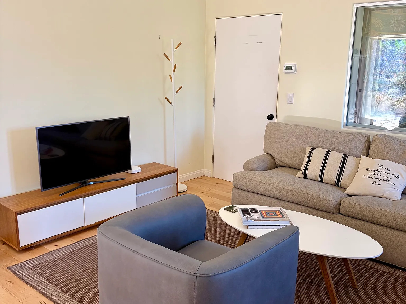 Studio, 500 sqft, $2,500 — Photo 2