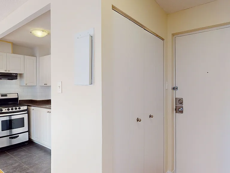 10 Burnside Ave — Photo 13
