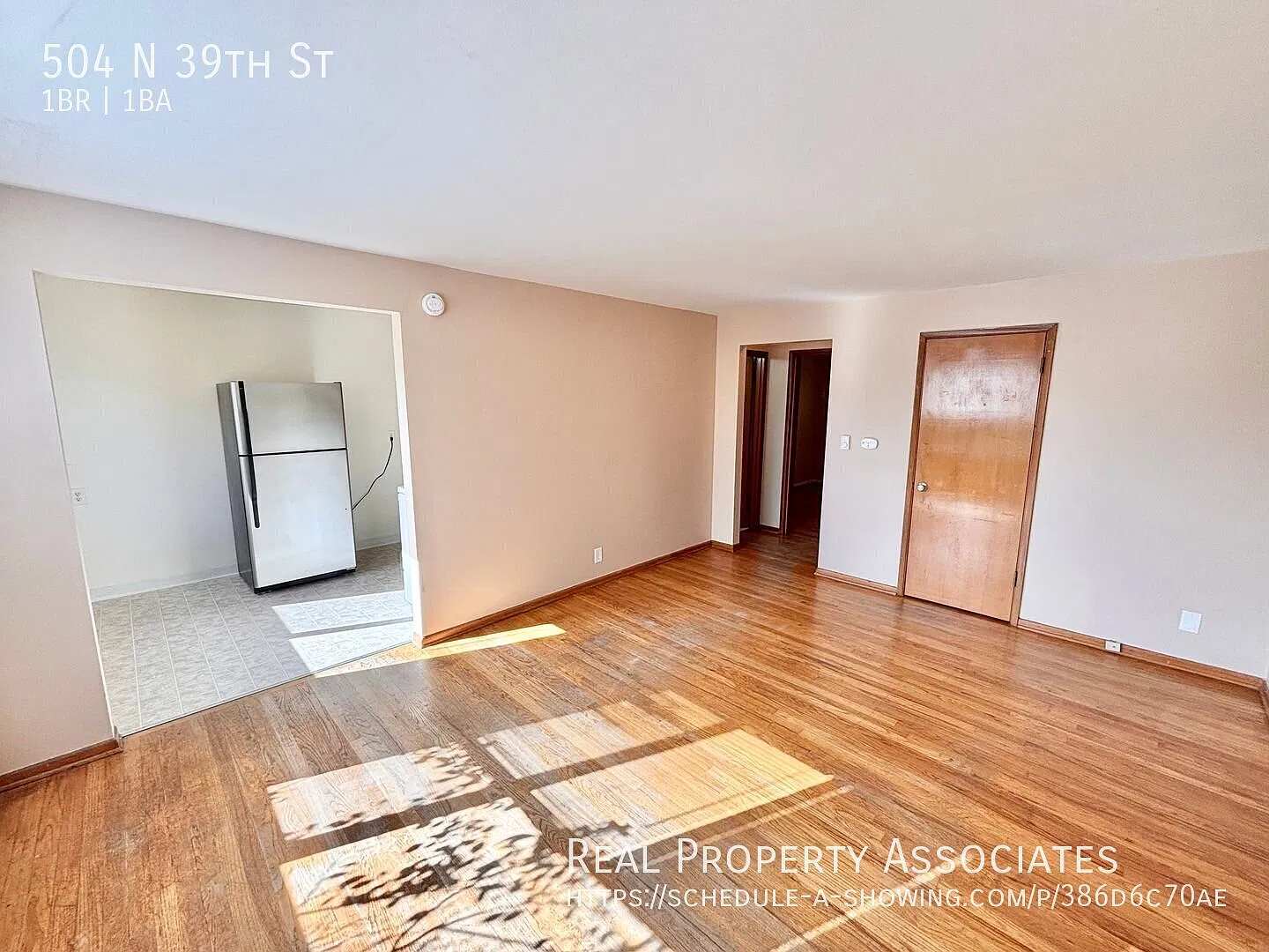 Charming 1-Bedroom in Classic Fremont Location! — Photo 2