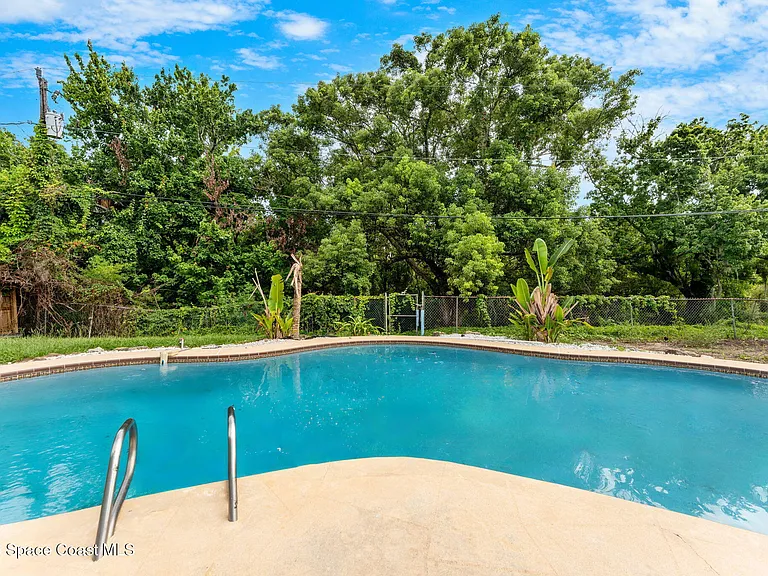 2426 Clemson Dr — Photo 35