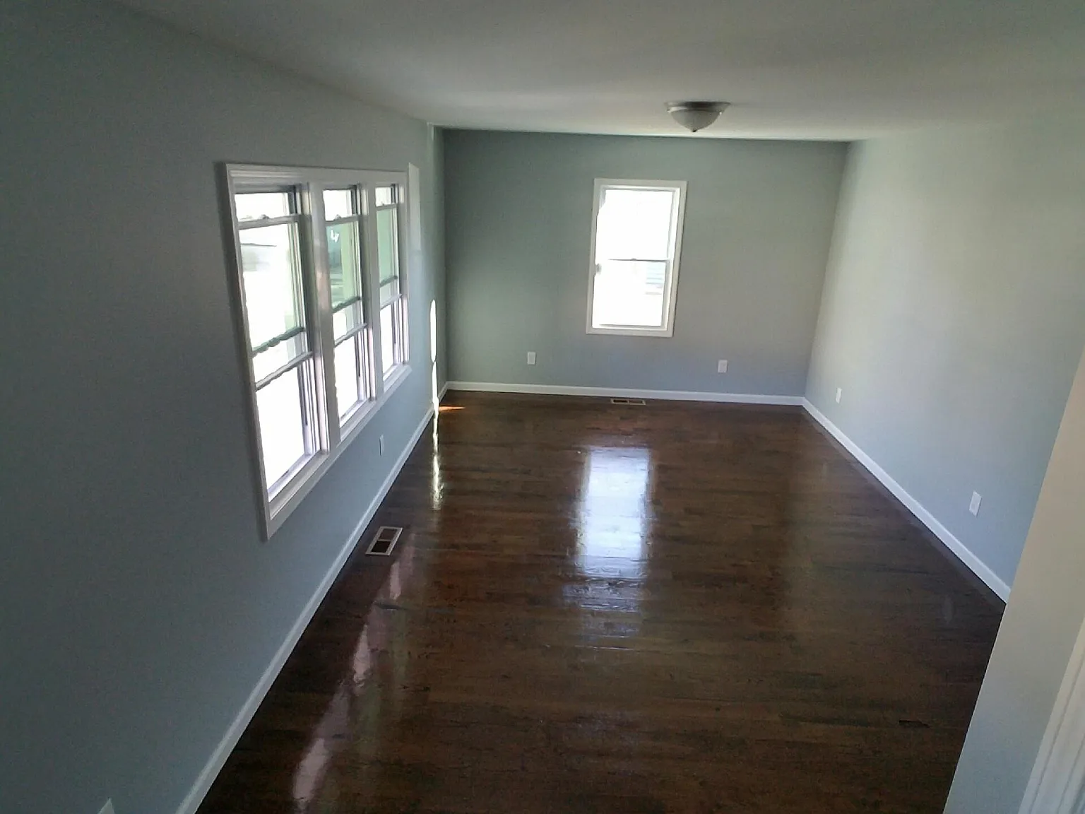 2 bed, $900 — Photo 2
