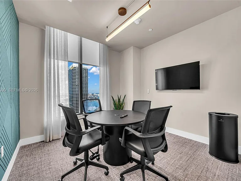 121 NE 5th St #1400 — Photo 40