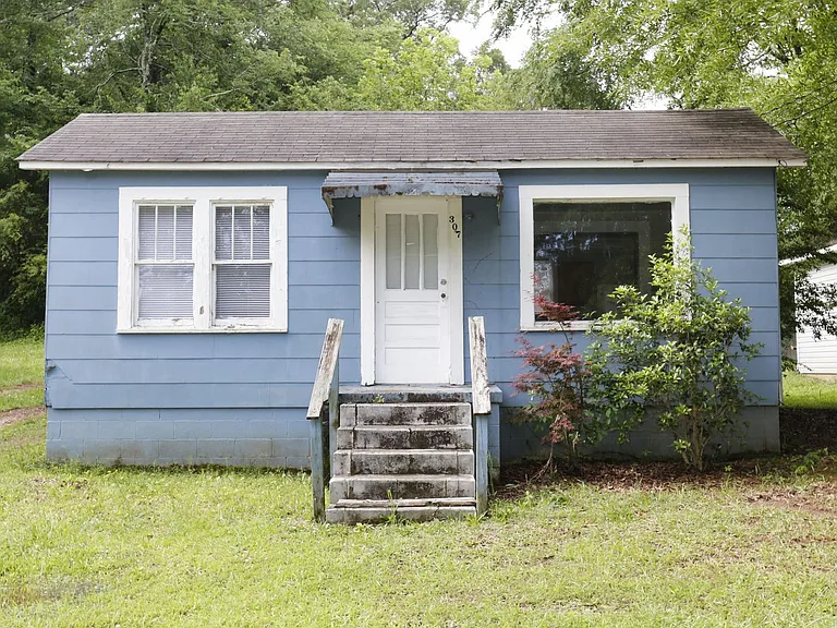 307 Tarver St SE — Photo 1