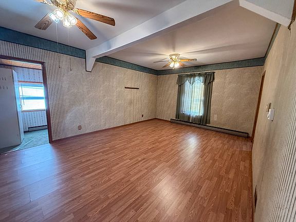 5th image of 106 Conrad St