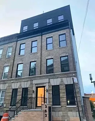 Rented by Tapiro Realty | media 12