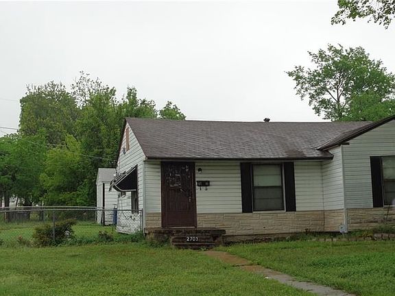 4th image of 2703 Scotland Dr