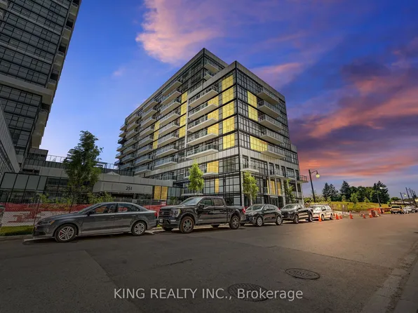 251 Manitoba St #133, Toronto, ON M8Y 0C7