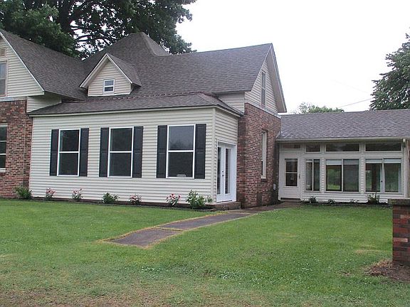 3rd image of 814 Richard Burnley Ave