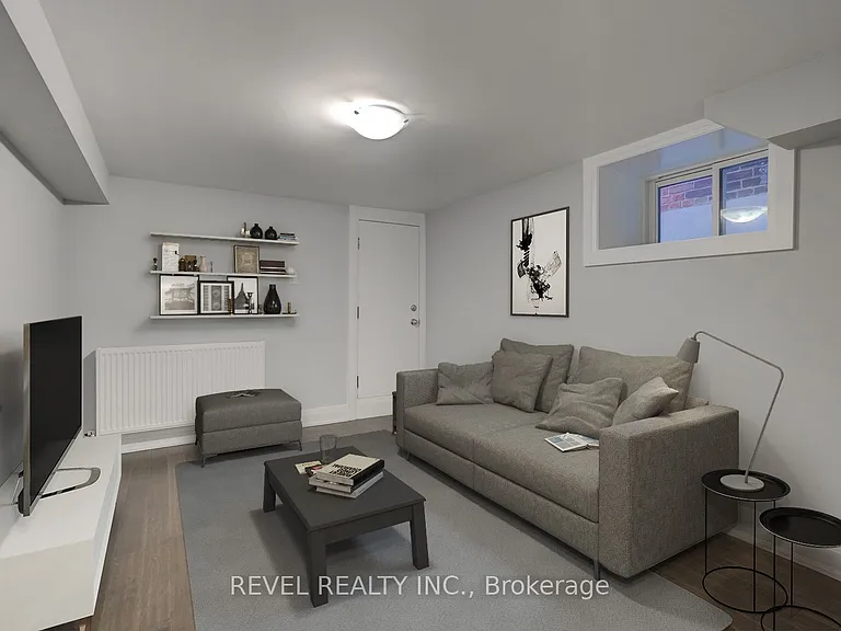 1064 College St #BASEMENT — Photo 4