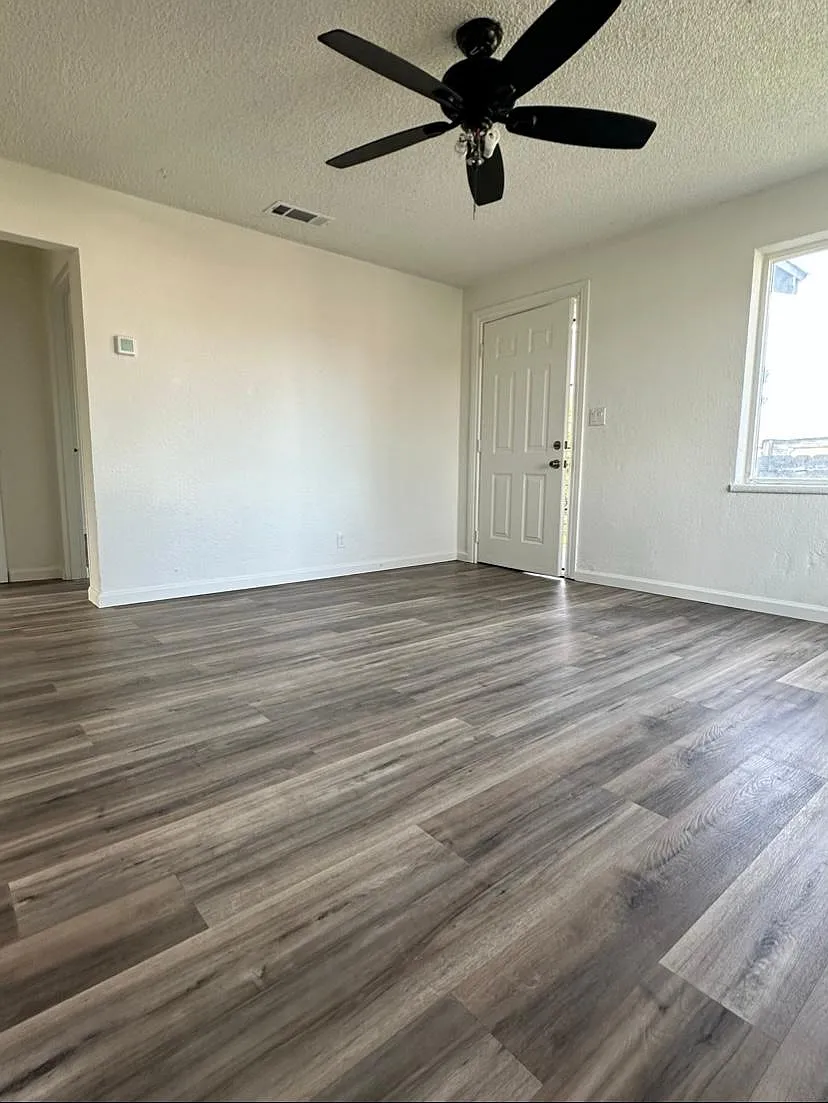 2 bed, 769 sqft, $1,850 — Photo 3