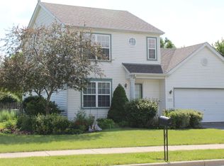 277 Deer Path Dr, Genoa City, WI 53128