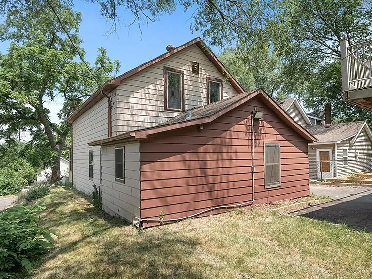 216 Belvidere St E — Photo 19