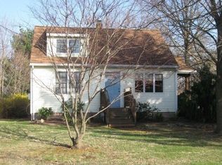 24 High St, Three Bridges, NJ 08887