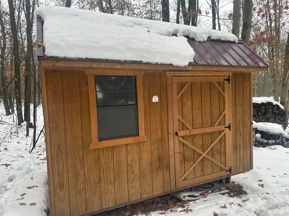 4213 S Cedar Rd, Chase, MI 49623