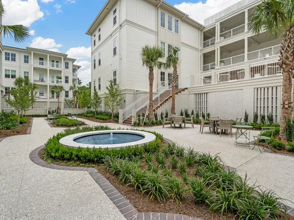 320 Longshore St #1046, Daniel Island, SC 29492